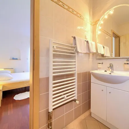 Lucija Bed & Breakfast