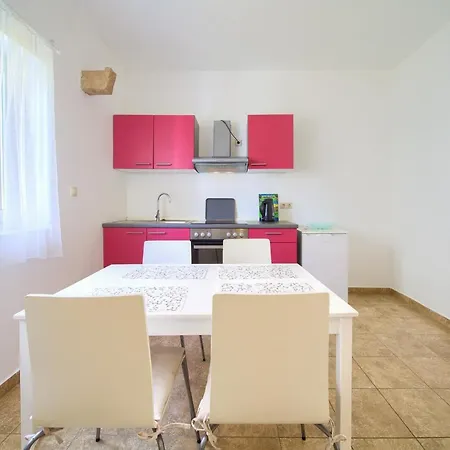 Lucija Bed & Breakfast 3*