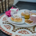 Lucija بونات