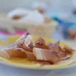 Lucija بونات