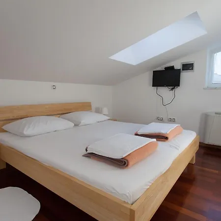 Bed and breakfast Lucija Punat