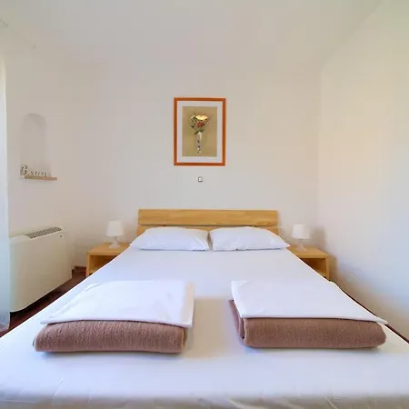 Bed and breakfast Lucija Punat