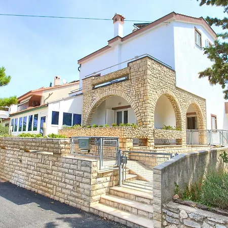 Lucija 4* Punat