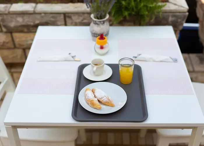 Lucija Bed & Breakfast