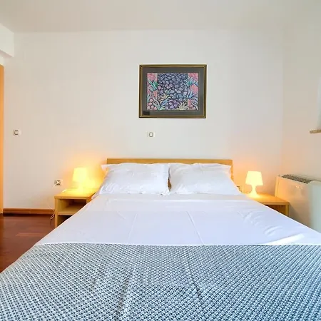 Bed&breakfast Lucija 2* Punat